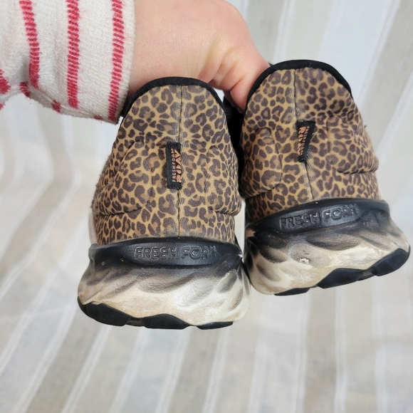 New Balance Kids' Fresh Foam ROAV V2 Lace-Up Running Shoes Size 4 - Picture 4 of 10